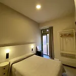 بنسيون كورال بيت ضيافة برشلونة